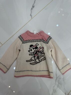 Minnie Mouse sweater